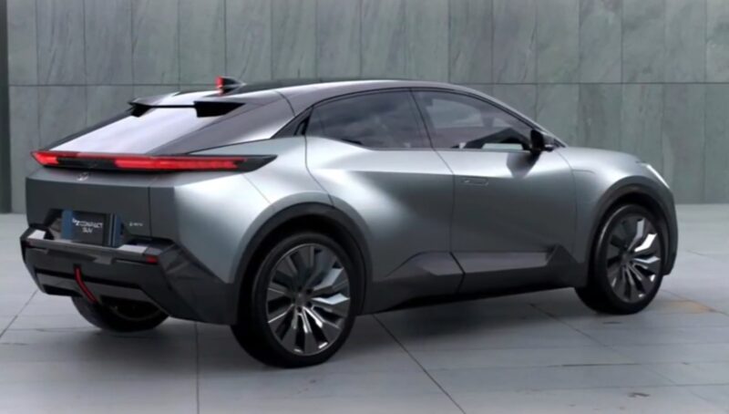 2023- Toyota- C-HR electrike- SUV.jpg